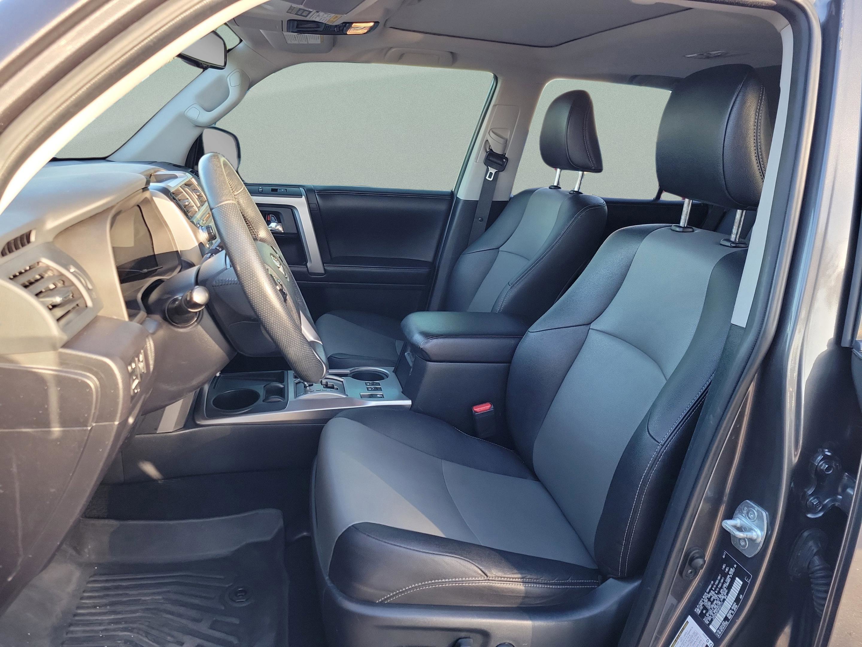 Used 2017 Toyota 4Runner SR5 Premium image 9