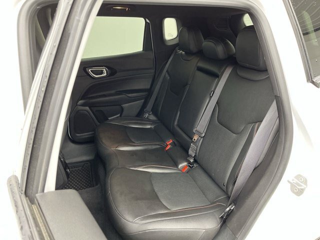 Used 2025 Jeep Compass Trailhawk AWD/4WD image 10