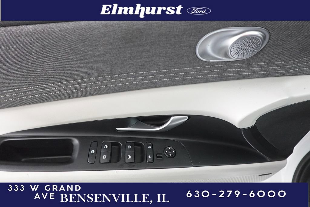 Used 2021 Hyundai Elantra Limited image 9