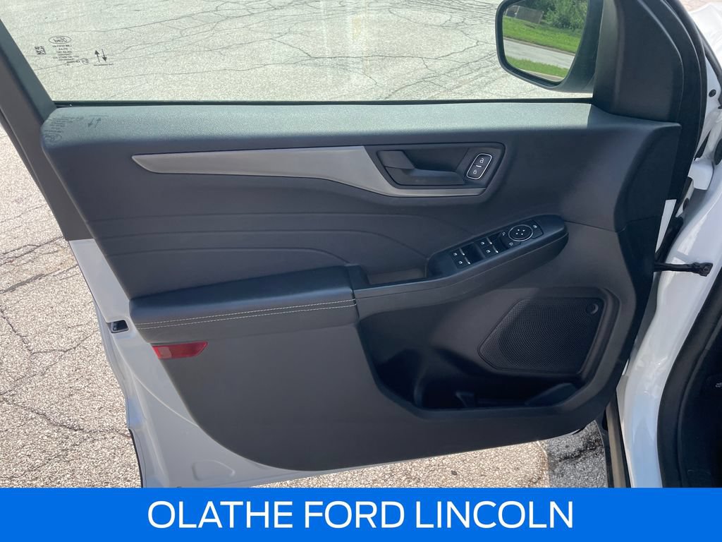 Certified 2025 Ford Escape Active AWD/4WD image 13