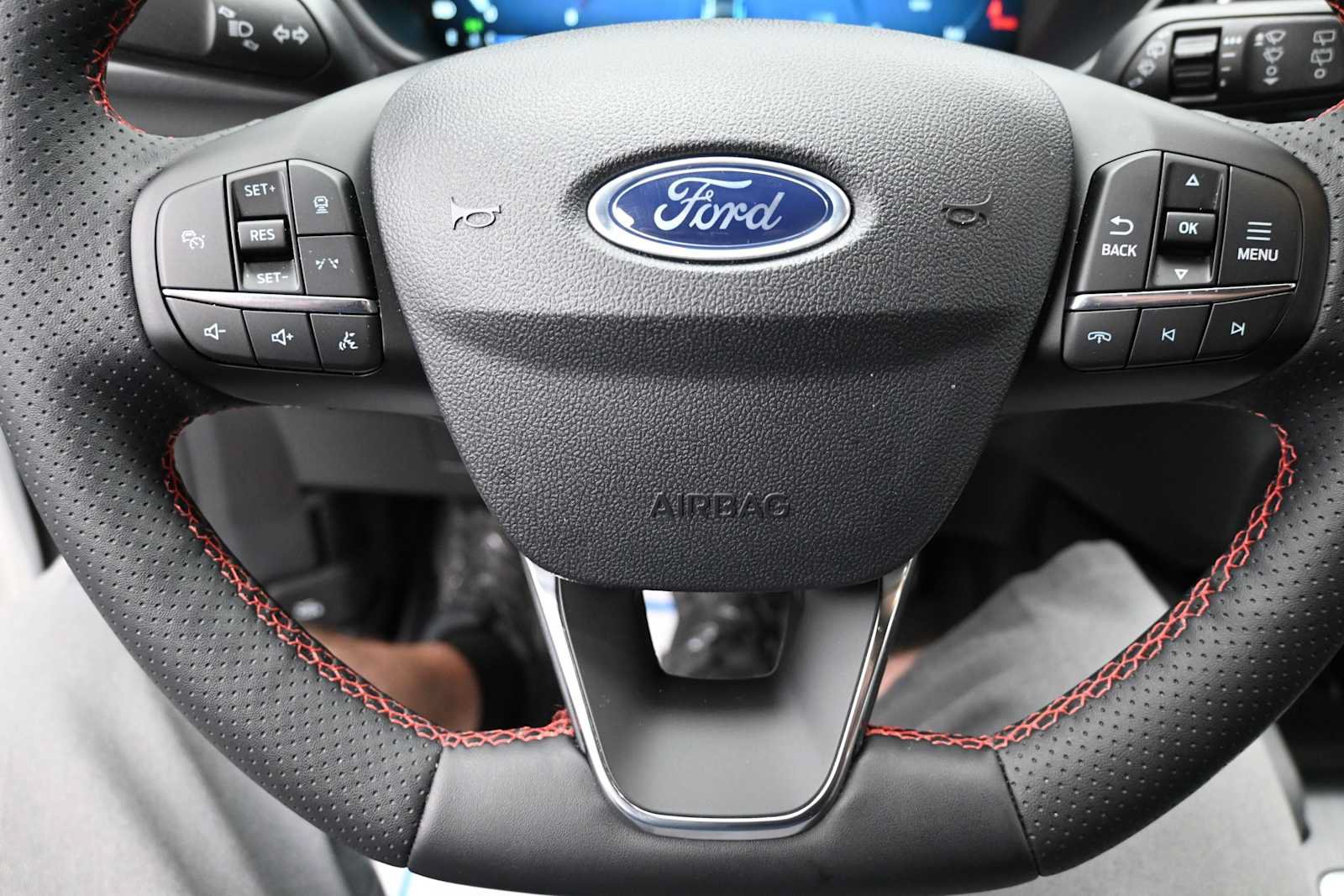 Certified 2025 Ford Escape ST-Line Elite w/ Premium Technology Package AWD/4WD image 36