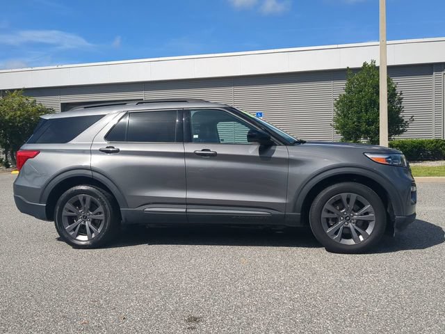 Certified 2023 Ford Explorer XLT w/ Equipment Group 202A AWD/4WD image 4