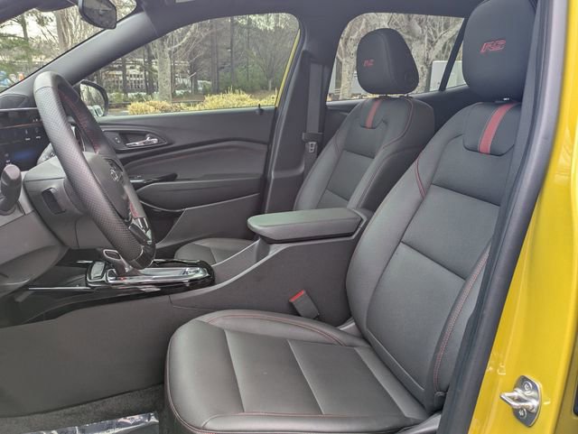 Used 2024 Chevrolet Trax RS w/ Sunroof Package image 18