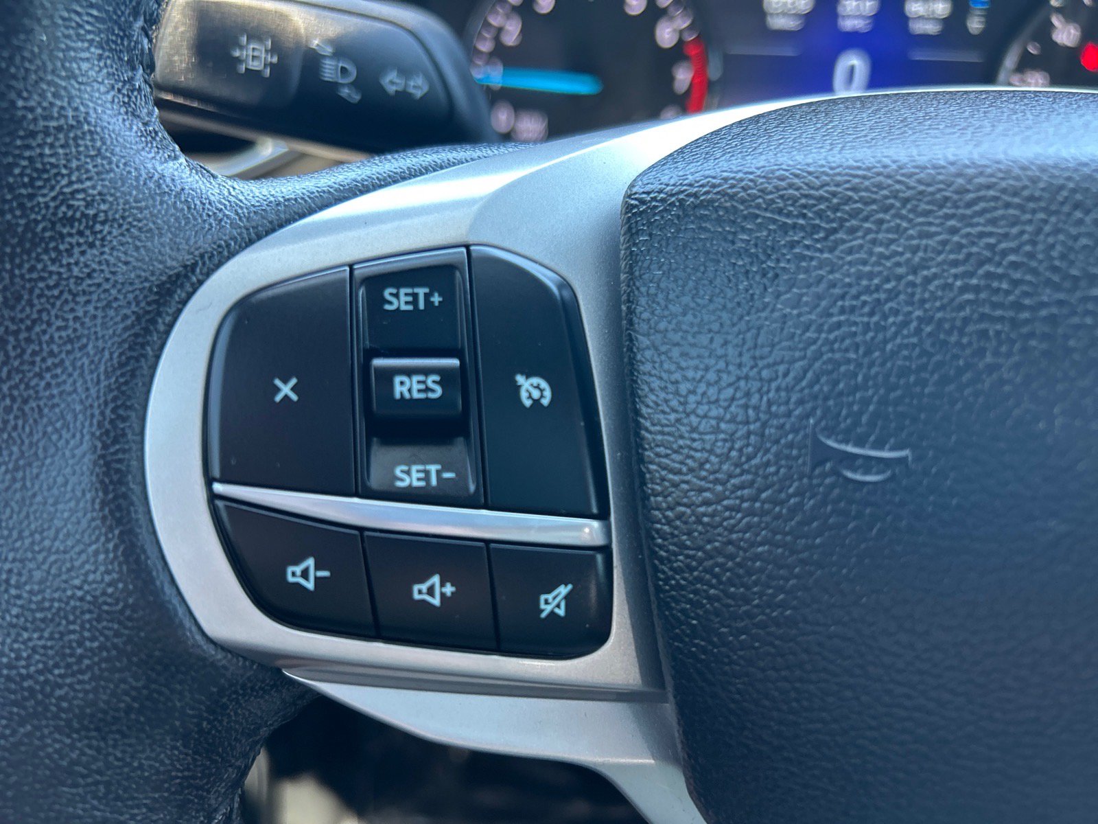 Certified 2023 Ford Explorer XLT w/ Equipment Group 202A AWD/4WD image 26