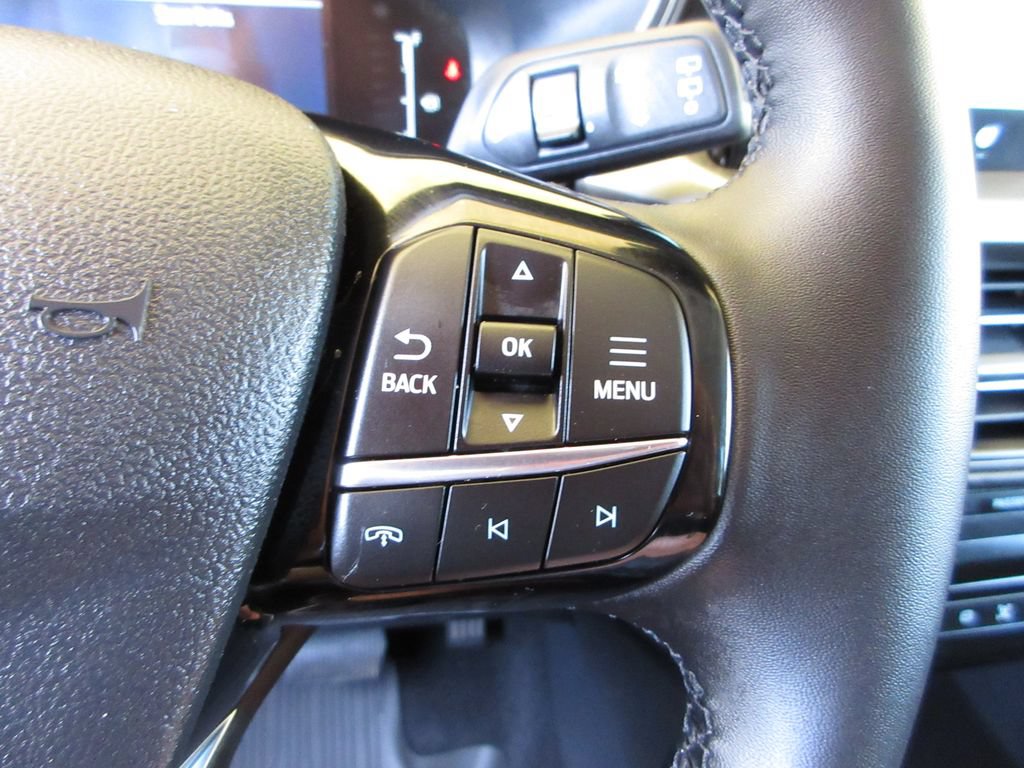 Certified 2025 Ford Escape SE FWD image 16