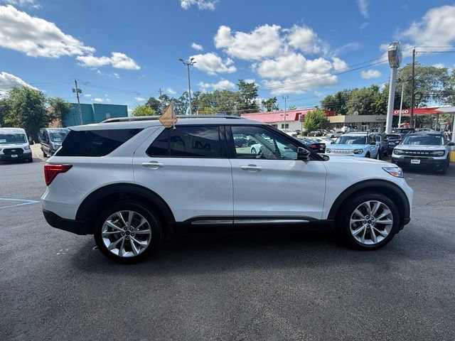 Certified 2023 Ford Explorer Platinum w/ Technology Package AWD/4WD image 8
