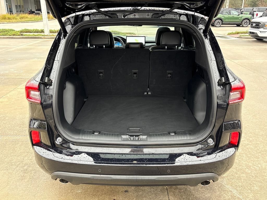 Certified 2023 Ford Escape ST-Line Elite w/ Premium Technology Package image 32