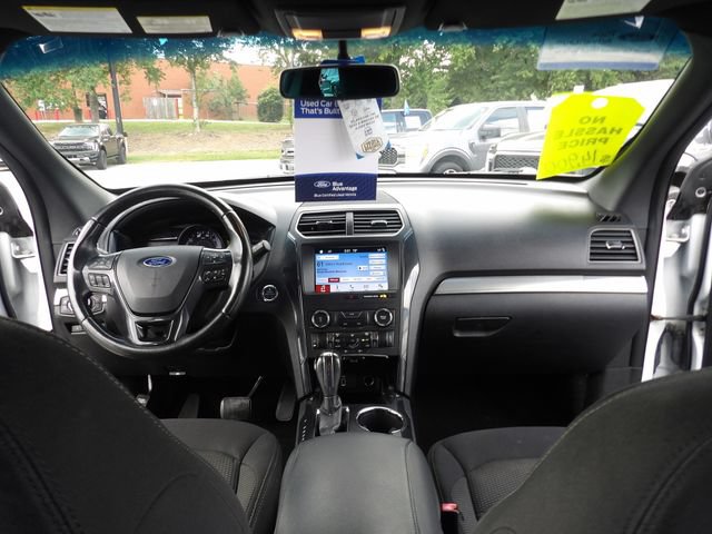 Certified 2019 Ford Explorer XLT w/ Equipment Group 201A FWD image 16