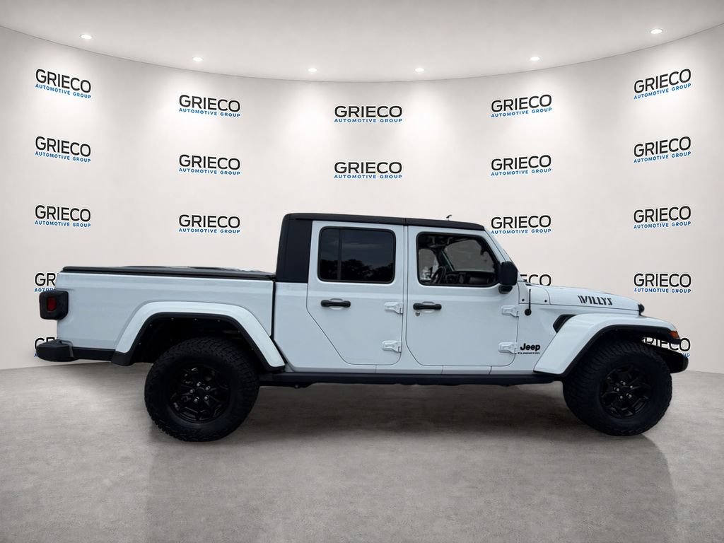 Used 2022 Jeep Gladiator Sport AWD/4WD image 8