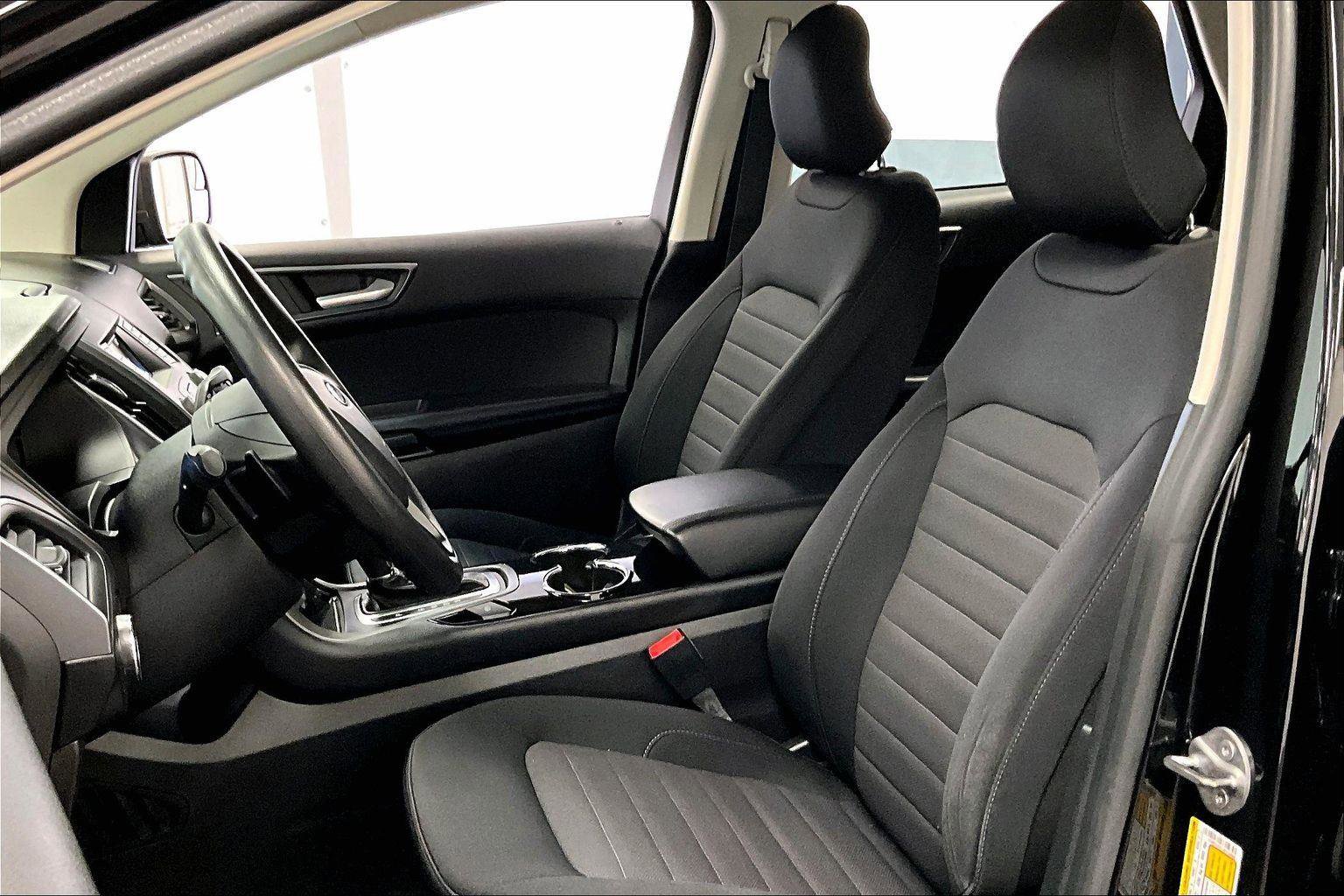 Certified 2018 Ford Edge SE image 24