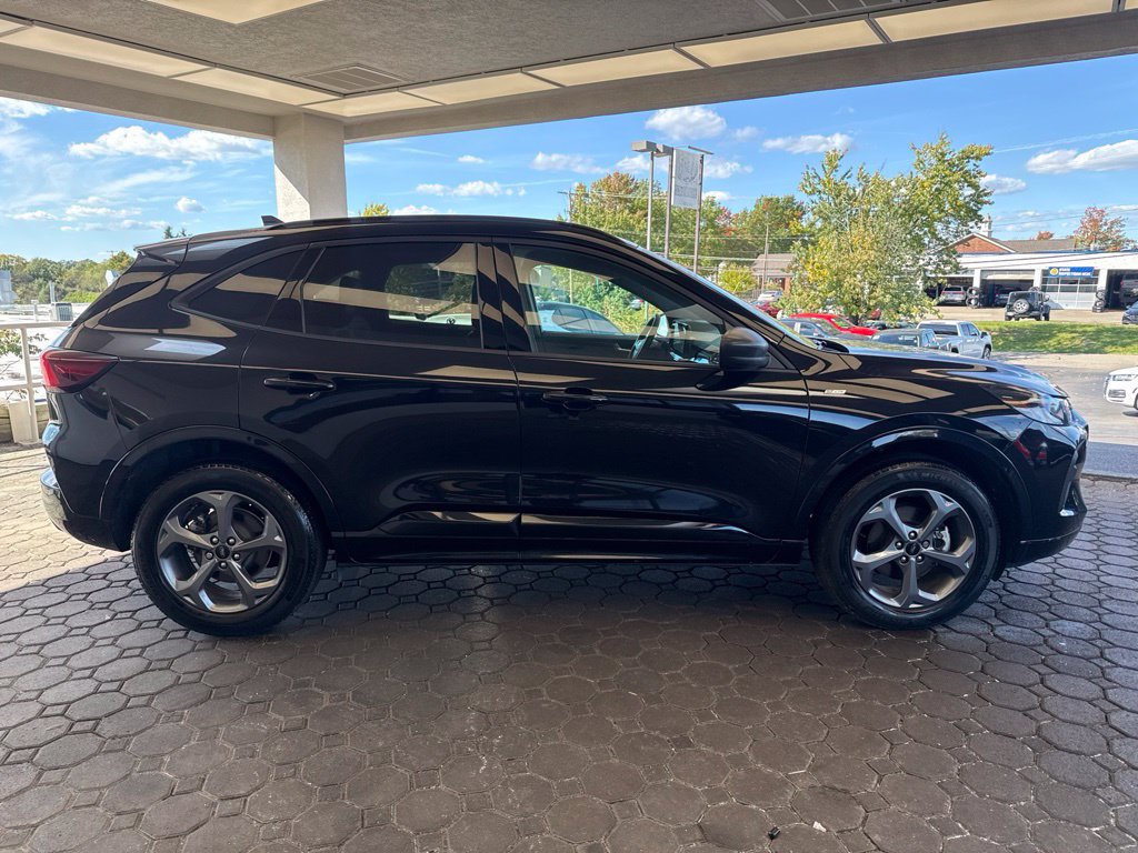 Certified 2024 Ford Escape ST-Line w/ Tech Pack #1 AWD/4WD image 5