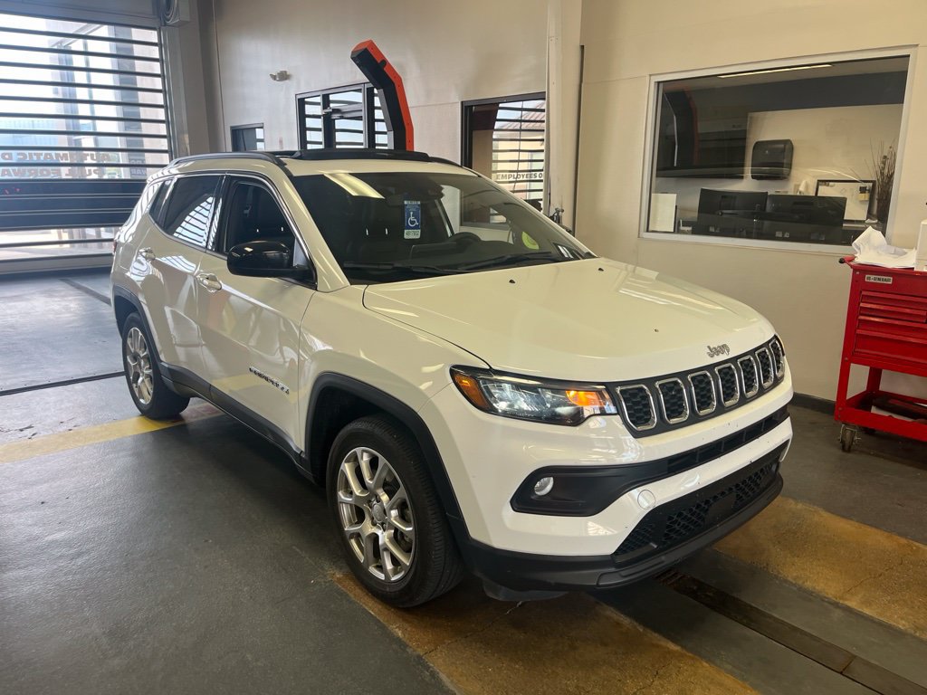 Used 2024 Jeep Compass Latitude w/ Sun and Sound Group