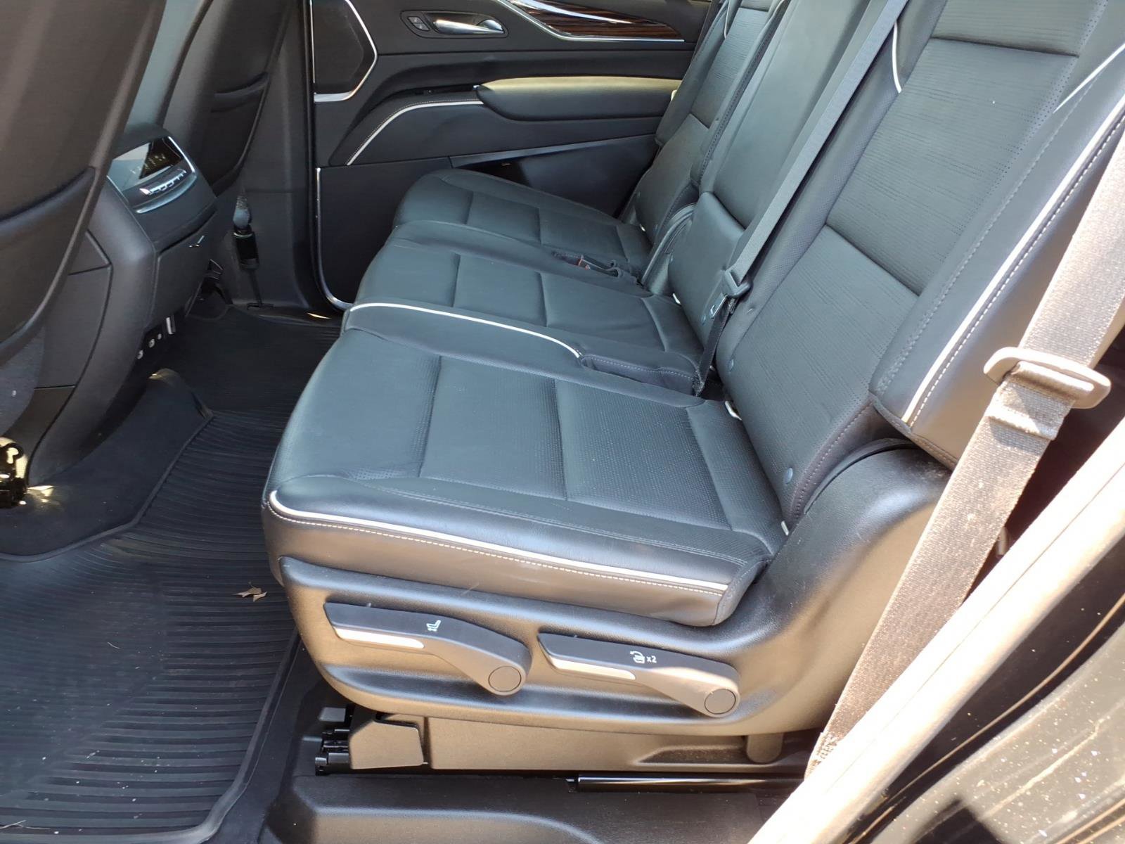 Used 2021 Cadillac Escalade Premium Luxury w/ Performance Package image 13