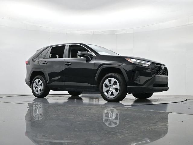 Used 2025 Toyota RAV4 LE FWD image 34