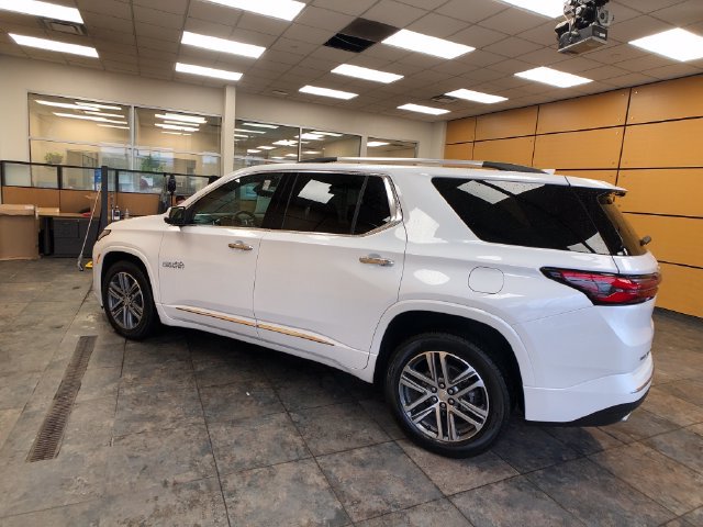 Used 2023 Chevrolet Traverse High Country AWD/4WD image 5