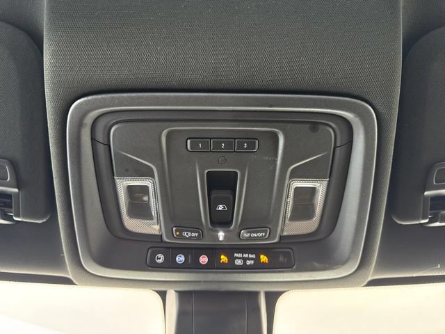 Used 2022 Chevrolet Silverado 1500 High Country w/ Technology Package AWD/4WD image 14