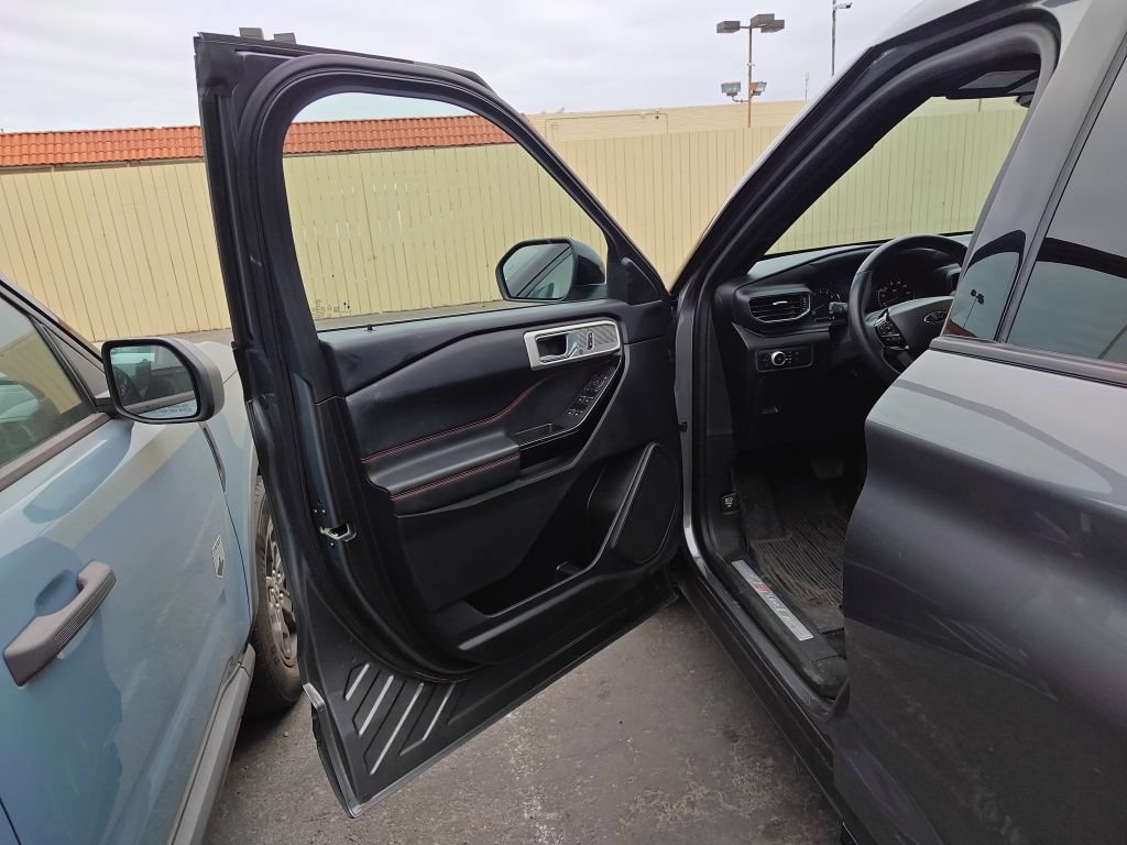 Certified 2022 Ford Explorer ST-Line w/ Class IV Trailer Tow Package AWD/4WD image 7