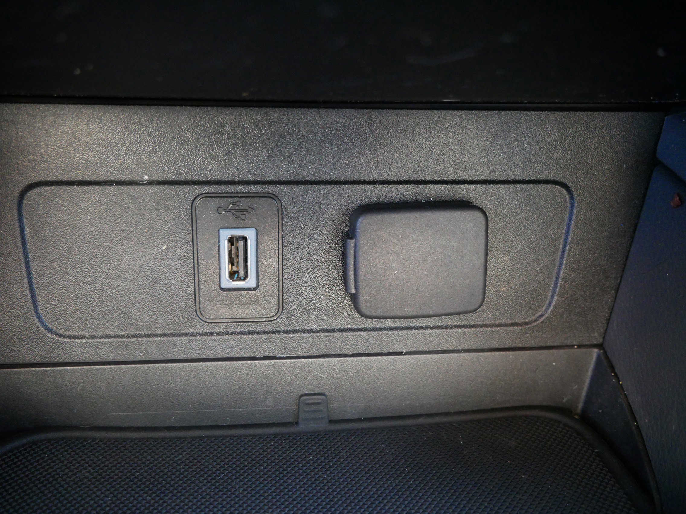 Certified 2017 Ford Escape SE w/ Equipment Group 201A image 30