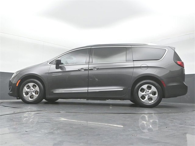 Used 2017 Chrysler Pacifica Touring-L Plus image 6