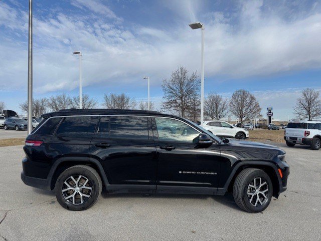 Used 2024 Jeep Grand Cherokee L Limited w/ Luxury Tech Group II image 6