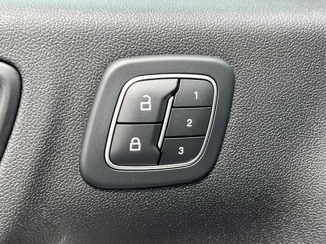 Certified 2022 Ford Escape Titanium FWD image 18