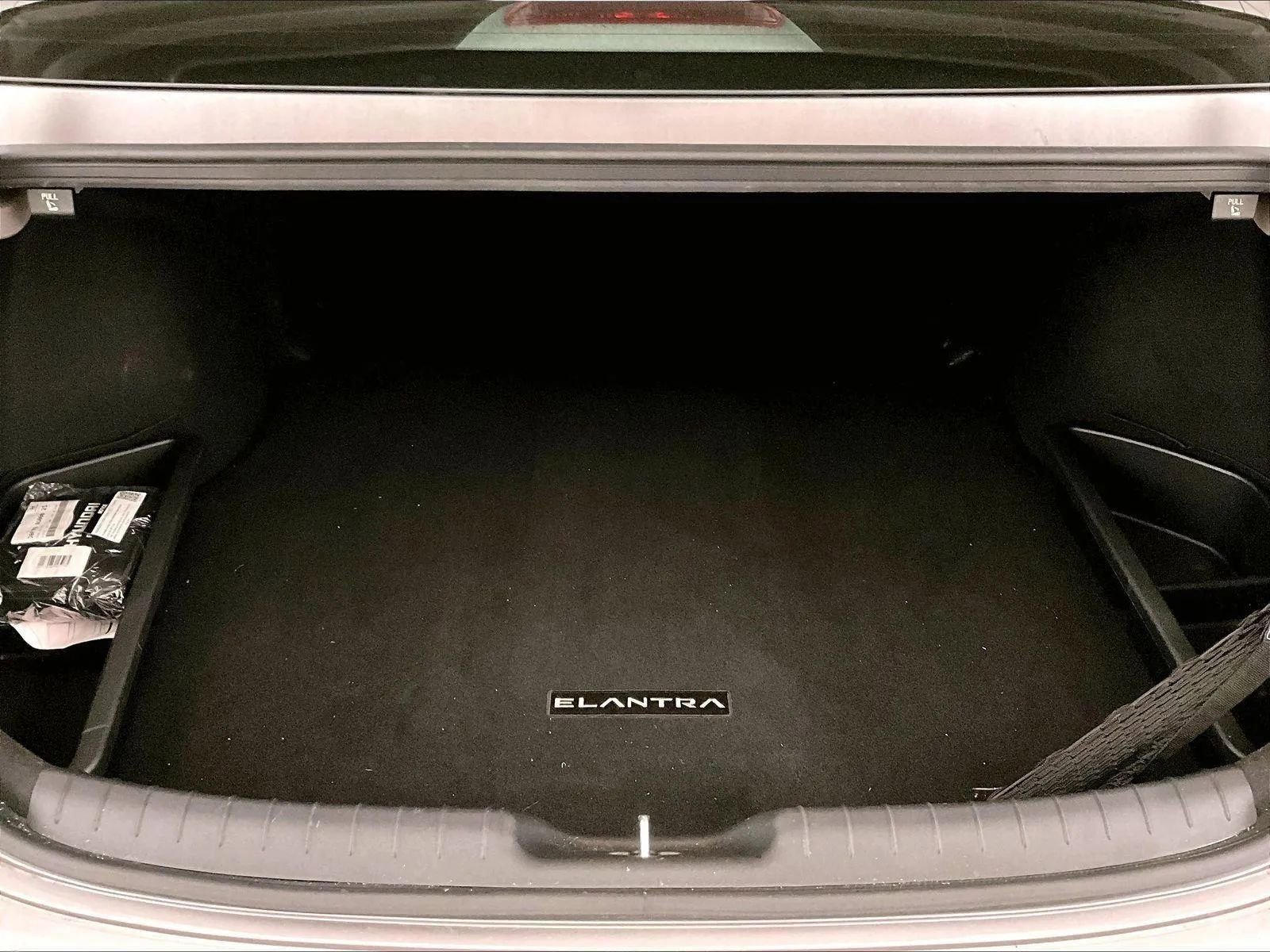 Used 2025 Hyundai Elantra Blue image 33