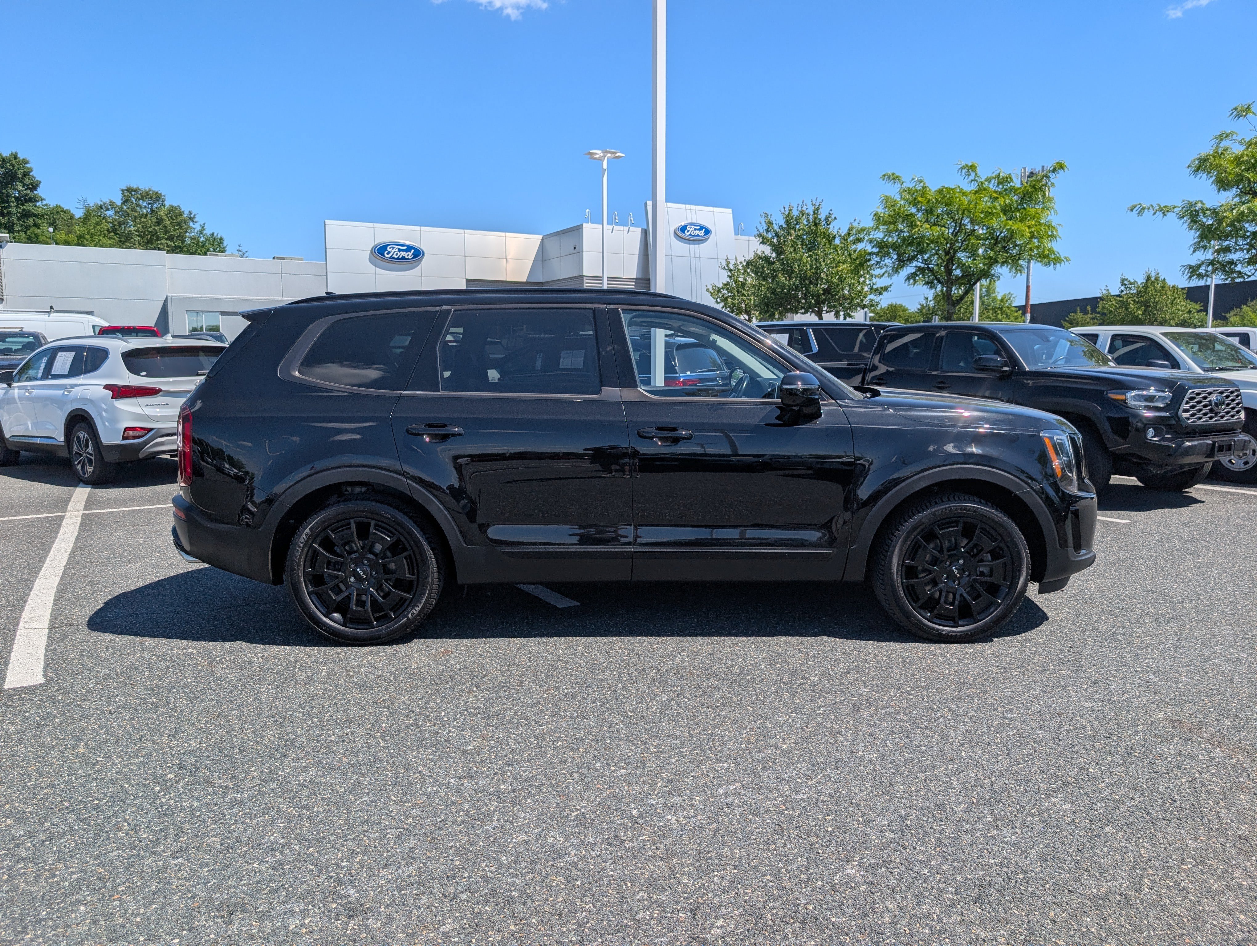 Used 2022 Kia Telluride SX w/ SX Prestige Package AWD/4WD image 2