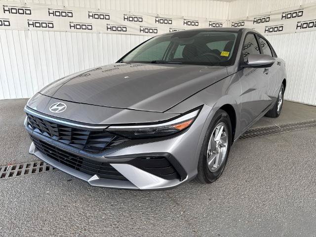 Used 2025 Hyundai Elantra SE FWD image 26