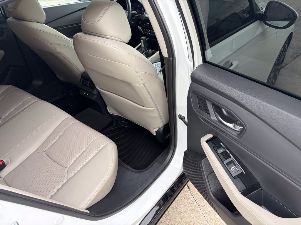 Used 2025 Honda Accord Touring image 15