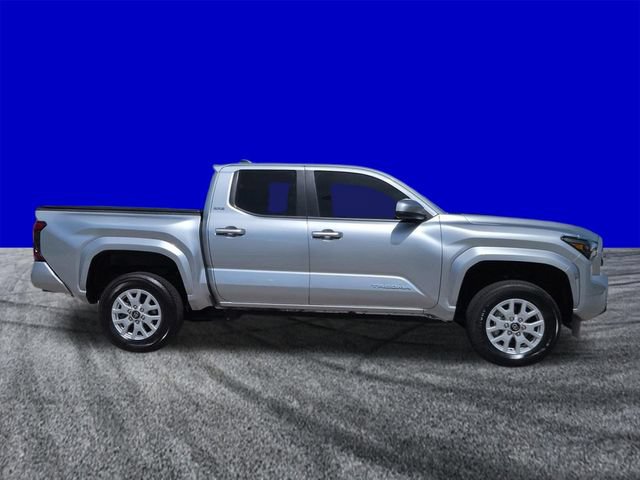 Used 2024 Toyota Tacoma SR5 AWD/4WD image 3