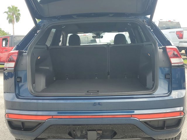 Used 2023 Volkswagen Atlas Cross Sport SEL image 14