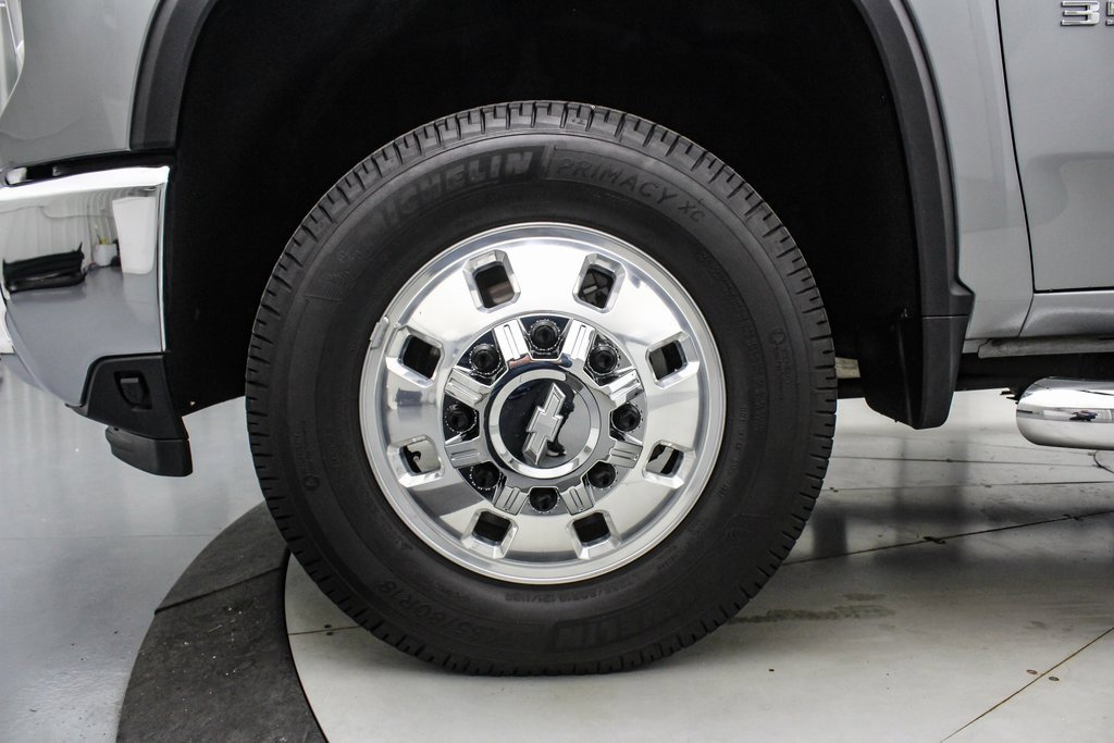 Used 2025 Chevrolet Silverado 3500 LTZ w/ LTZ Plus Package image 11