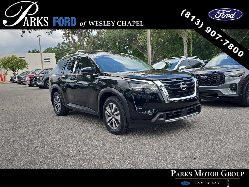 Used 2023 Nissan Pathfinder SL AWD/4WD image 1