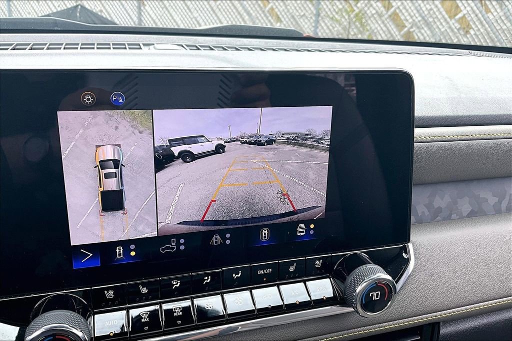 Used 2023 Chevrolet Colorado ZR2 w/ ZR2 Convenience Package III image 22