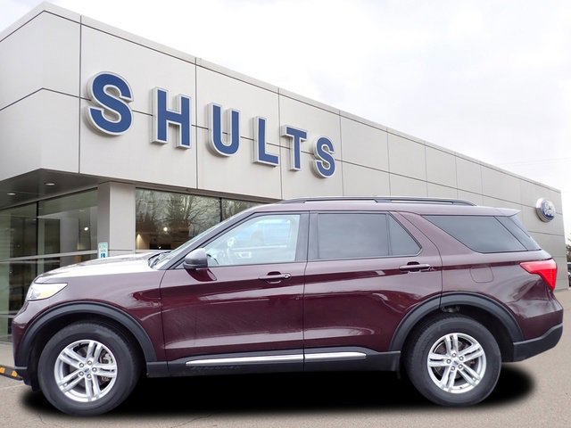 Certified 2022 Ford Explorer XLT w/ Equipment Group 202A image 6