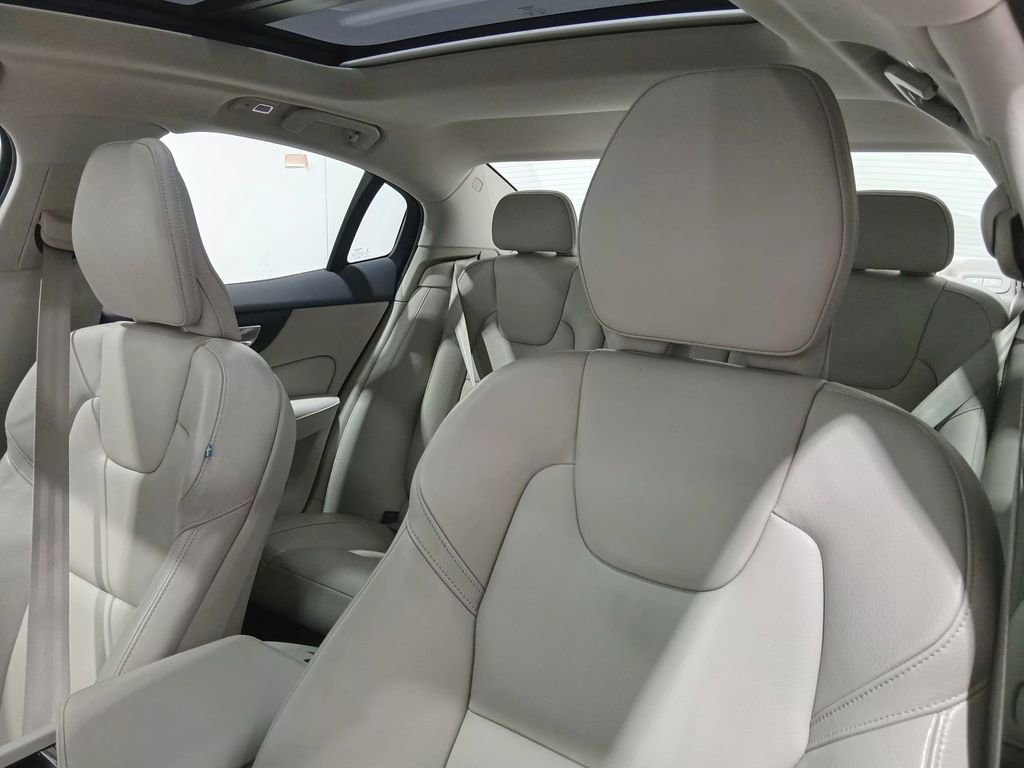 Used 2024 Volvo S60 B5 Plus FWD image 15