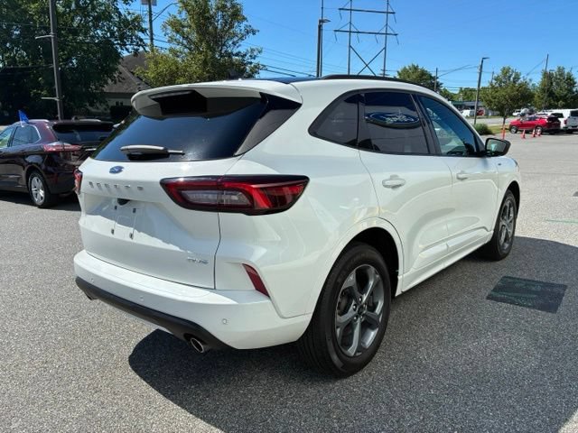 Certified 2023 Ford Escape ST-Line w/ Tech Pack #1 AWD/4WD image 5