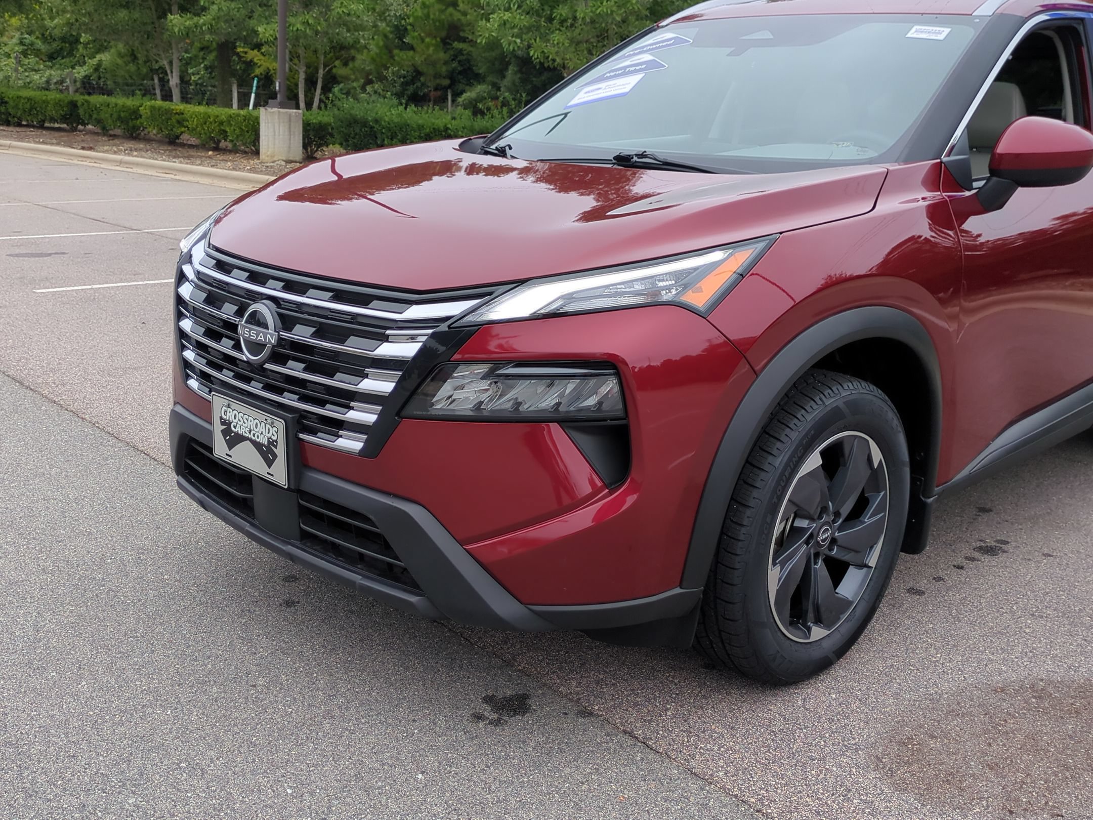 Used 2025 Nissan Rogue SV w/ SV Premium Package FWD image 10