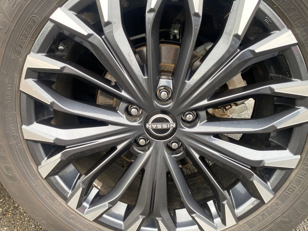 Used 2024 Nissan Rogue Platinum w/ Platinum Premium Package image 13