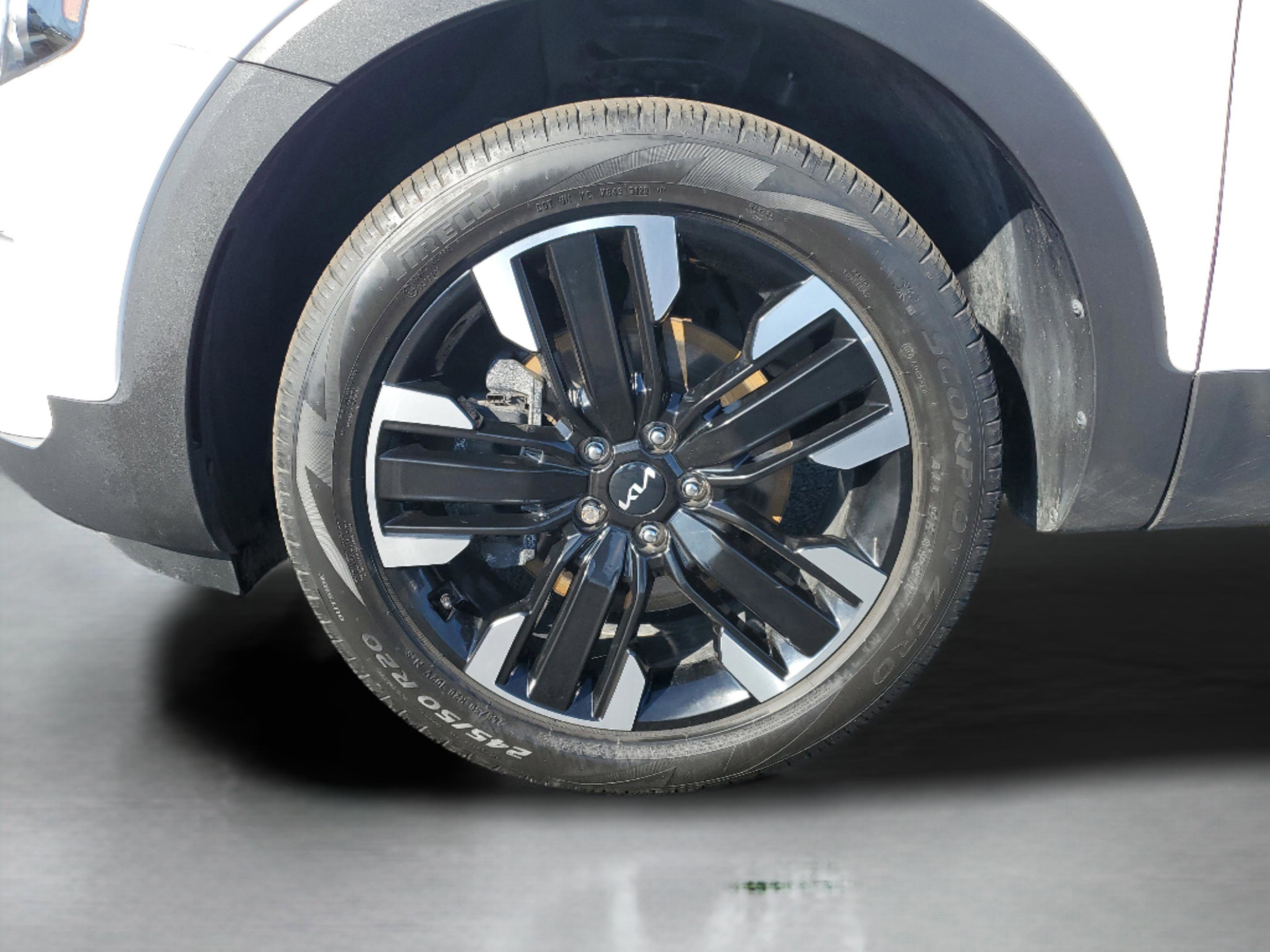 Used 2024 Kia Telluride SX image 7