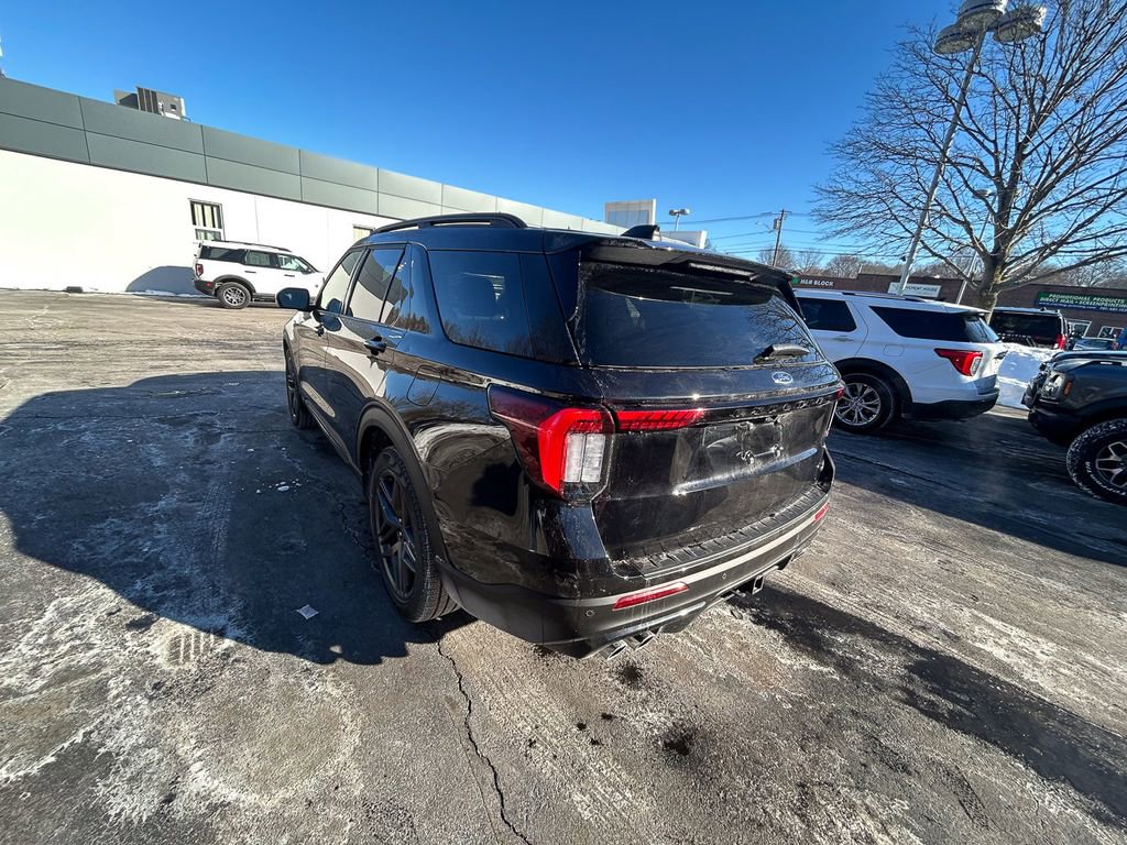 Certified 2025 Ford Explorer ST AWD/4WD image 5