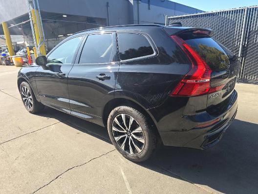 Used 2025 Volvo XC60 B5 Plus image 6