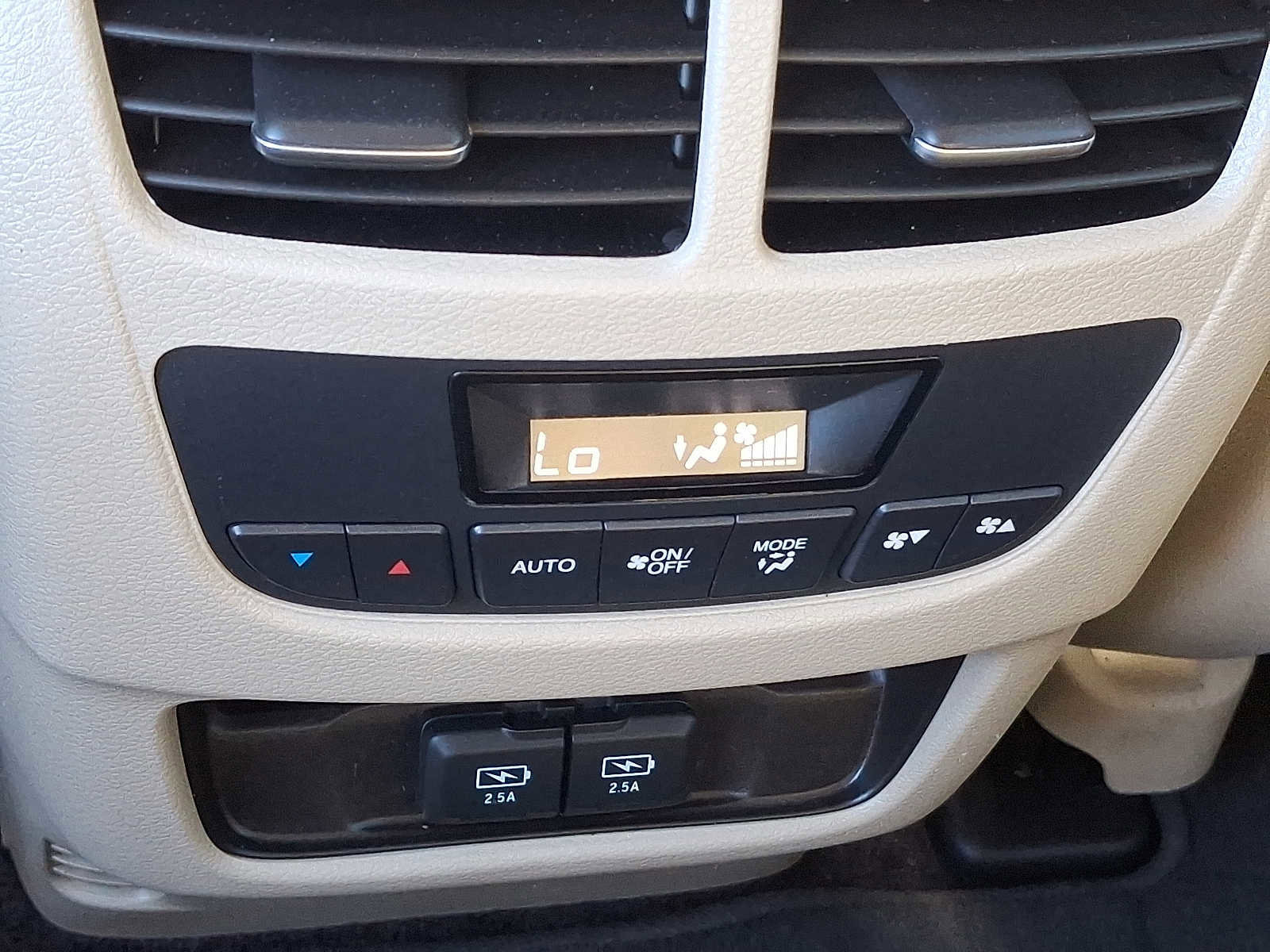 Used 2017 Acura MDX SH-AWD image 12