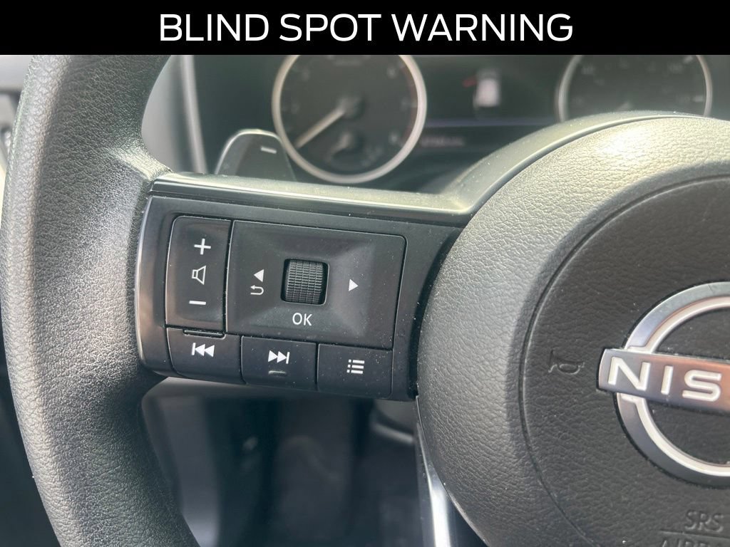 Used 2024 Nissan Rogue S AWD/4WD image 15