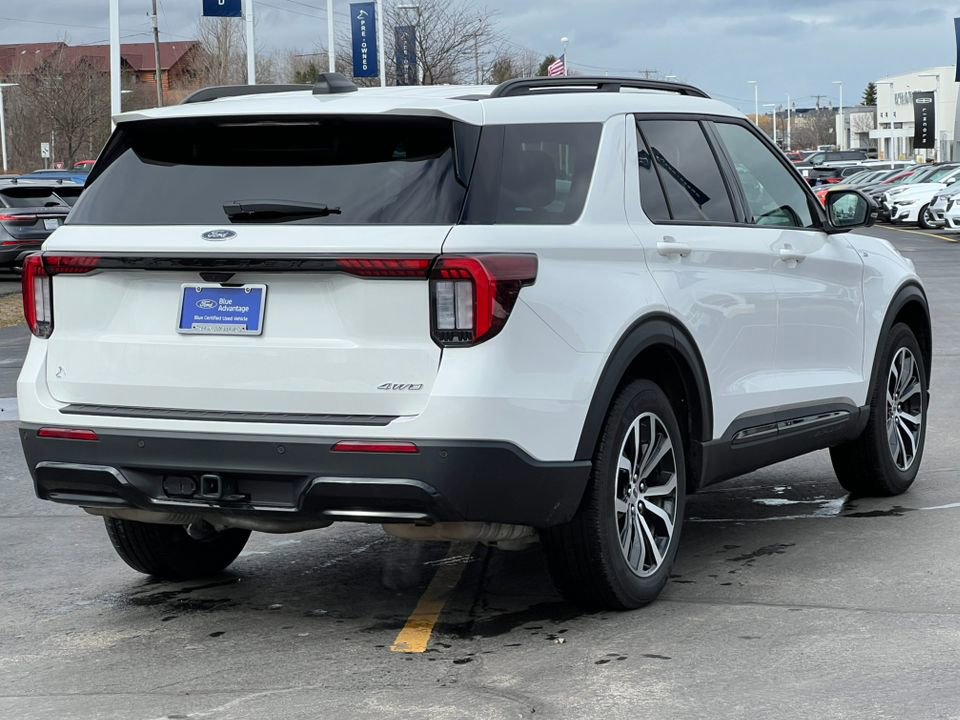 Certified 2025 Ford Explorer ST-Line image 2