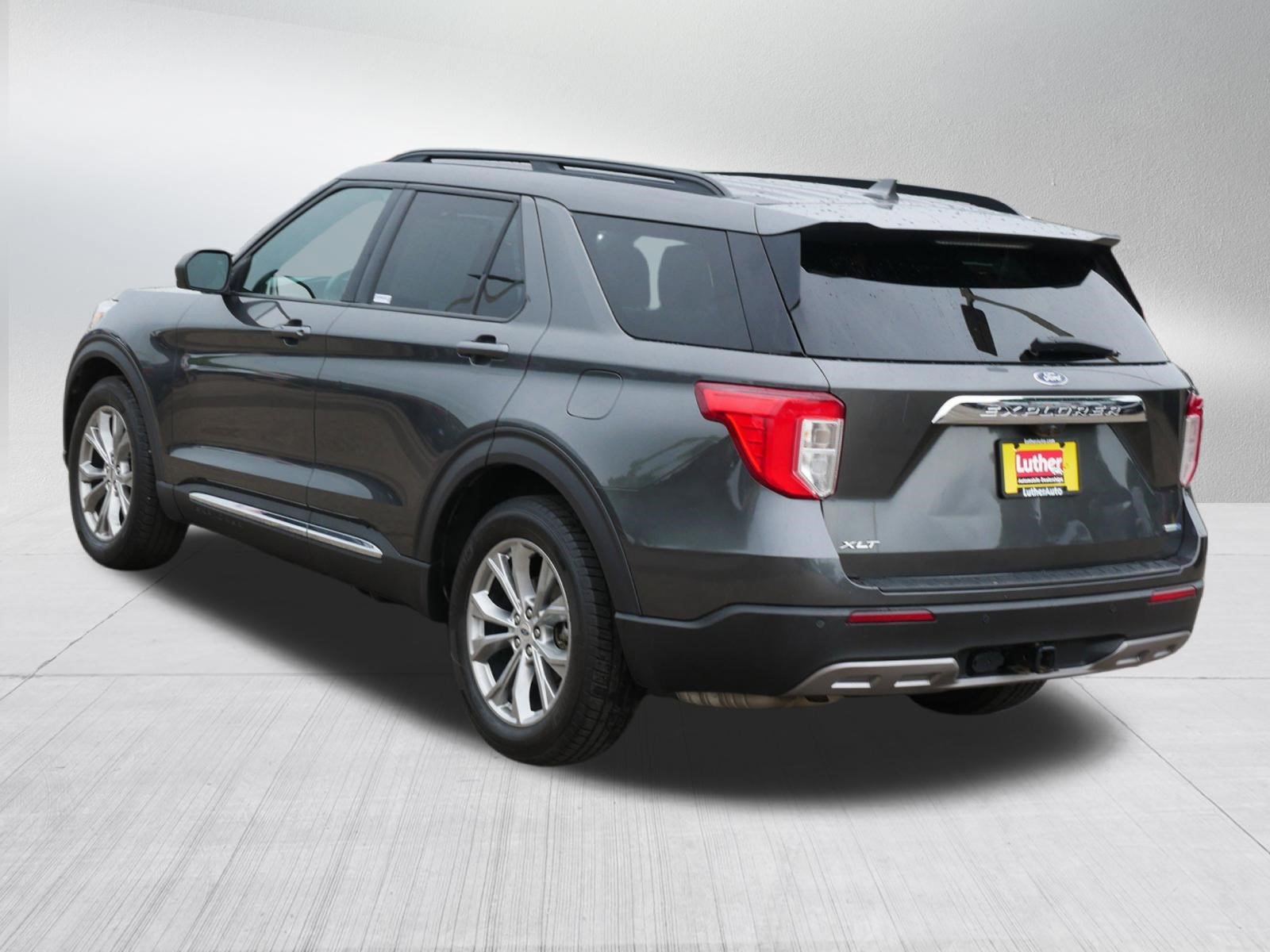 Certified 2020 Ford Explorer XLT w/ Equipment Group 202A AWD/4WD image 5