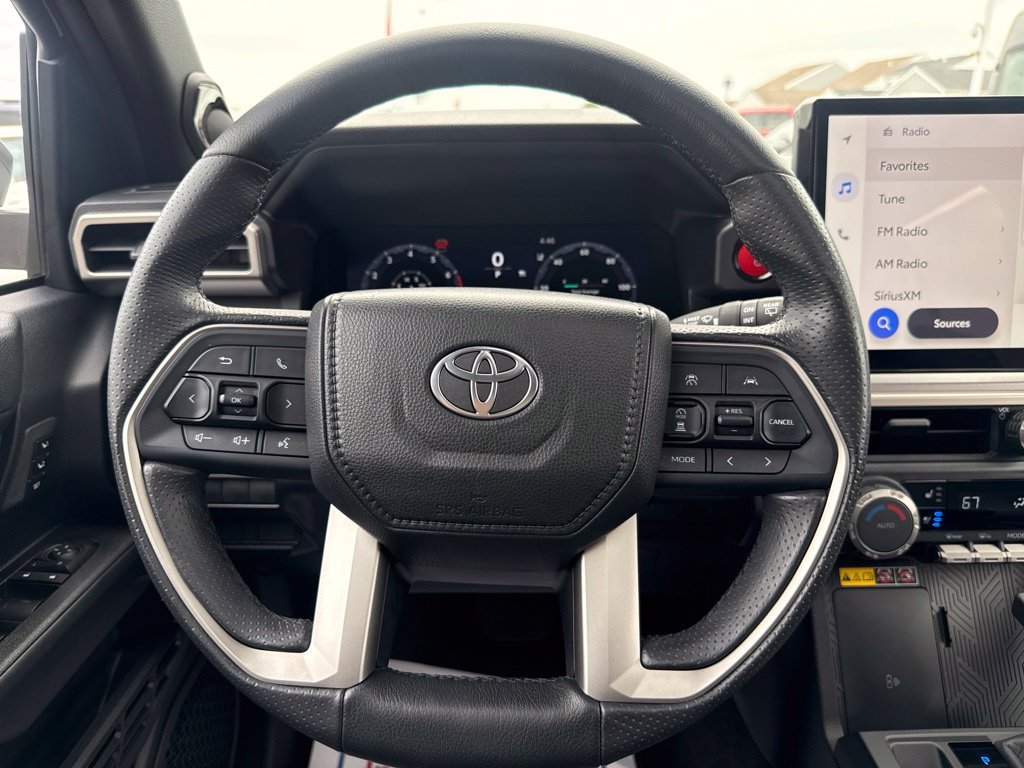 Used 2025 Toyota 4Runner TRD Off-Road Premium AWD/4WD image 15