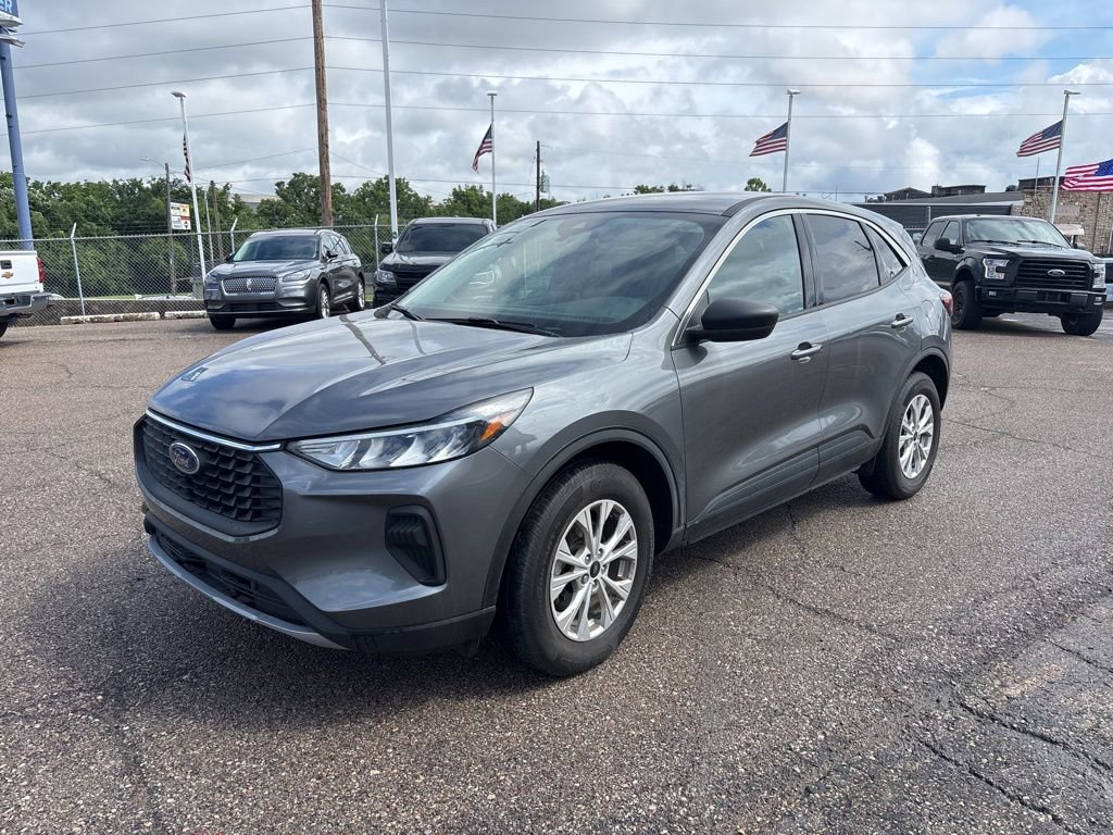 Certified 2023 Ford Escape Active AWD/4WD image 3