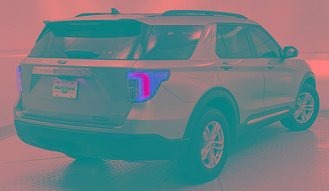 Certified 2023 Ford Explorer XLT w/ Class IV Trailer Tow Package image 3