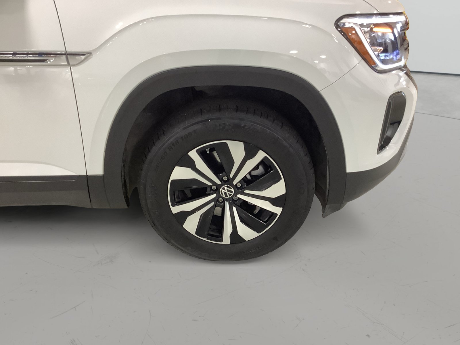 Used 2024 Volkswagen Atlas Cross Sport SE FWD image 10